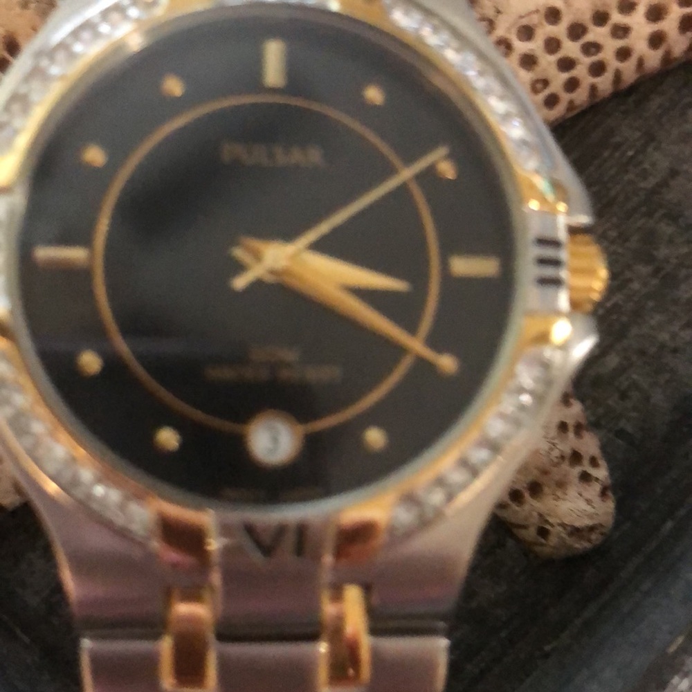 Men’s PULSAR Watch - Picture 3 of 5